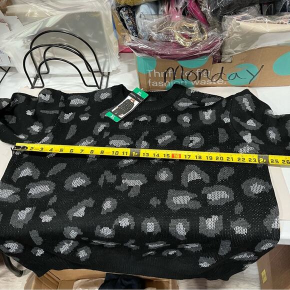New! Kendall + Kylie Black Leopard Animal Print Crewneck Sweater Womens XL - Picture 6 of 7